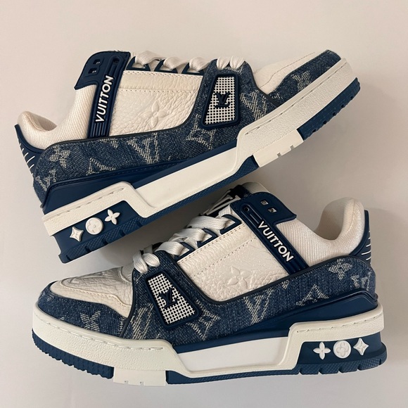Louis Vuitton LV Trainers - Picture 4 of 11